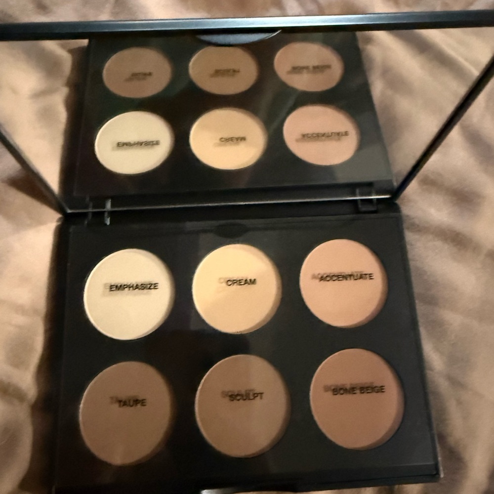 Mac Cosmetics Light/Medium Contour Palette